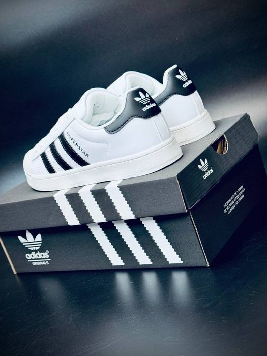 Ададис суперс стар / черно белые суперстары / подростковые женские красовки adidas superstar / трендовые красовки на лето