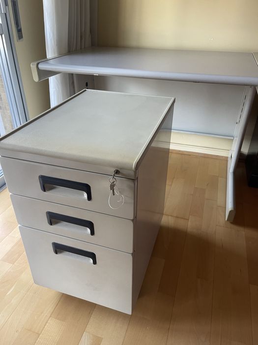 Desk with Drawer Unit64730160723330123