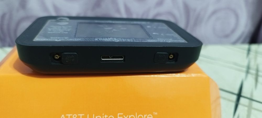 4G LTE Wi-Fi маршрутизатор NETGEAR AC815S