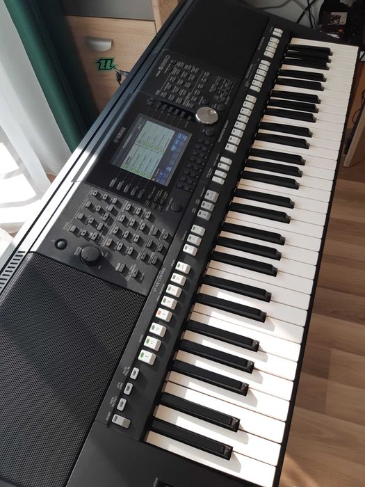 Keyboard Yamaha Psr  S 950  super dla zawodowych muzyków