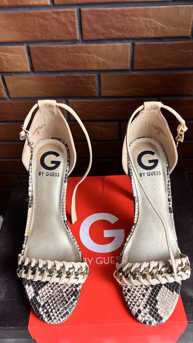 Босоніжки by GUESS