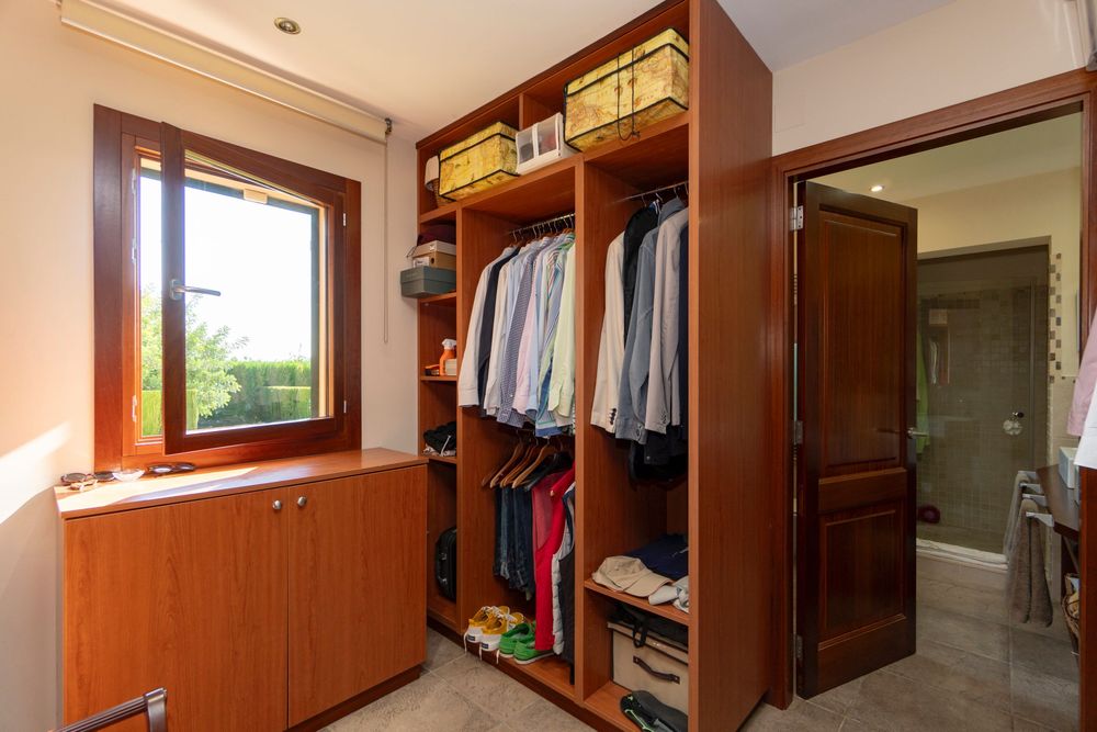 о. Майорка, Іспанія! Pозкішна вілла з великим садом і басейном!