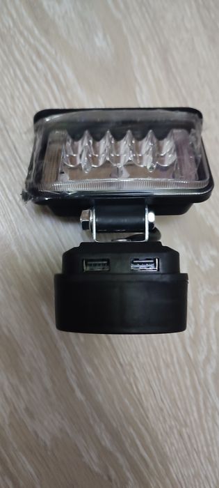 Ліхтар під акумулятор makita