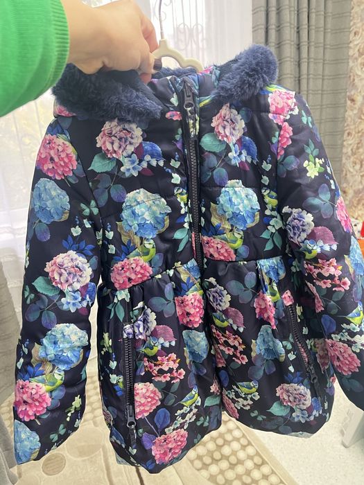 Куртка для дівчинки на флісі на 5-6 років