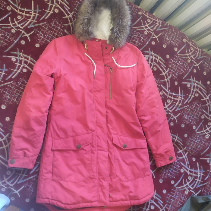 Продам червону парку 46 размер