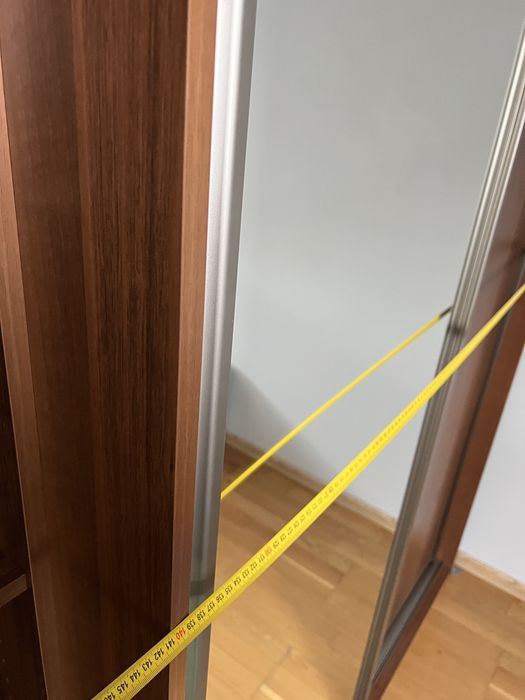 Szafa rozsuwana, łóżko rozkladane, biurko