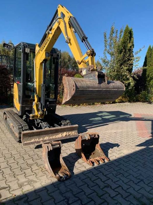 Minikoparka YANMAR SV22