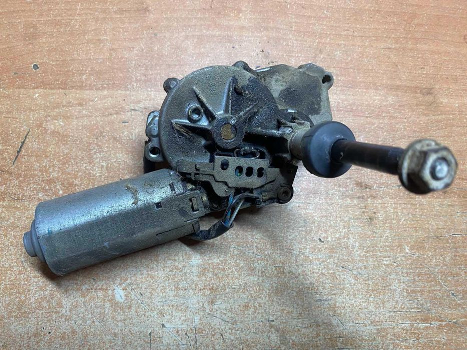 Задній моторчик дворніка Рено Лагуна універсал 1999 рік