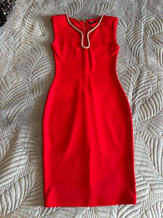 Ефектна сукня міді червоного кольору