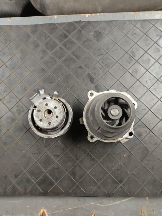 Ремінь ГРМ для авто VW, Skoda, Seat. Помпа і натяжний ролік.