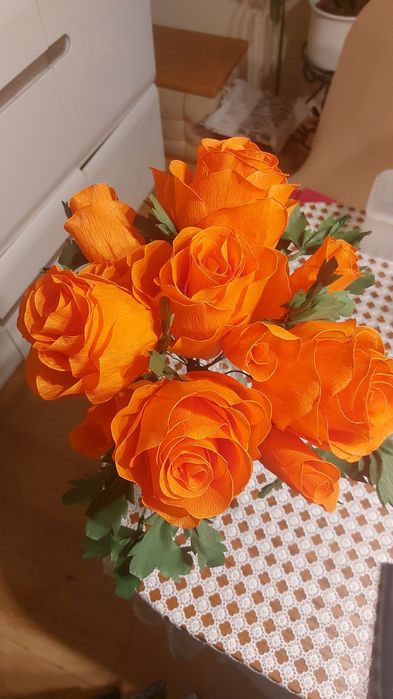 Kwiaty z bibuły róże