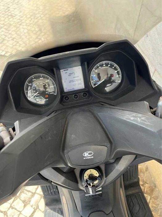 Vendo uma 125cc KYMCO GRAND DINK 125