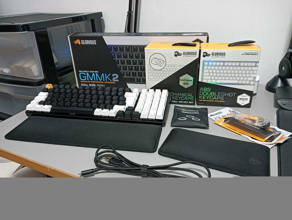 Teclado Glorious GMMK 2 96% - Fox RGB Red - Layout PT + Extras