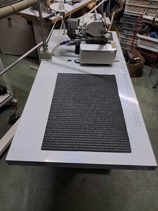 Máquina corte e cose