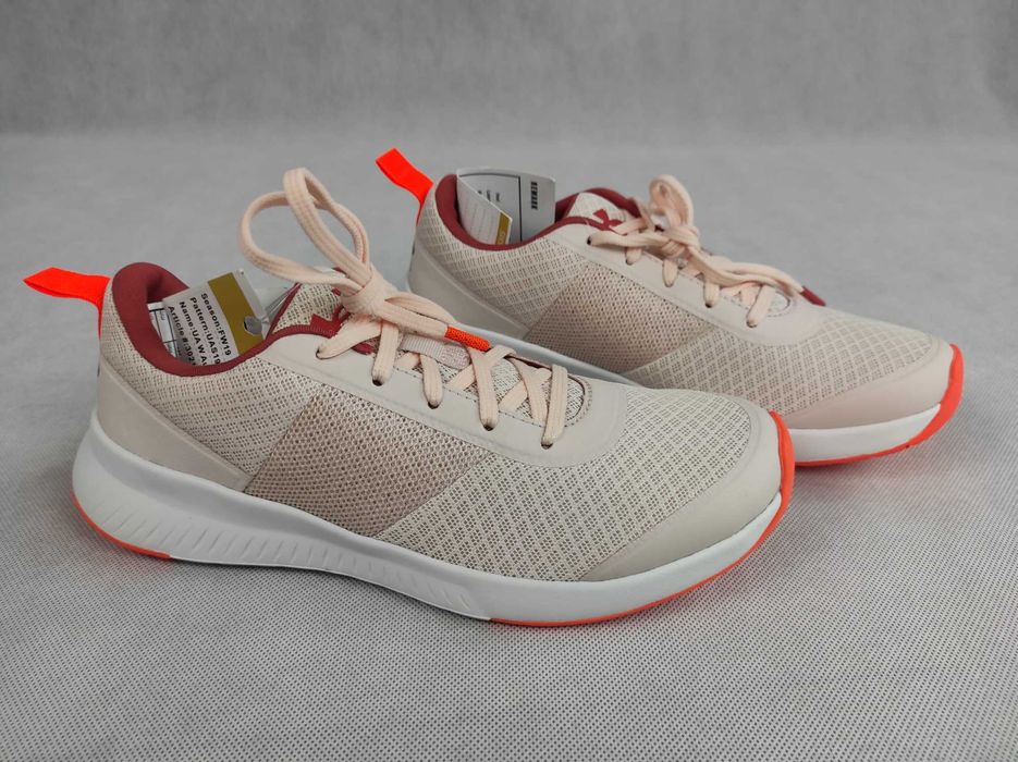 Buty sportowe damskie Under Armour UA W Aura Trainer r. 38