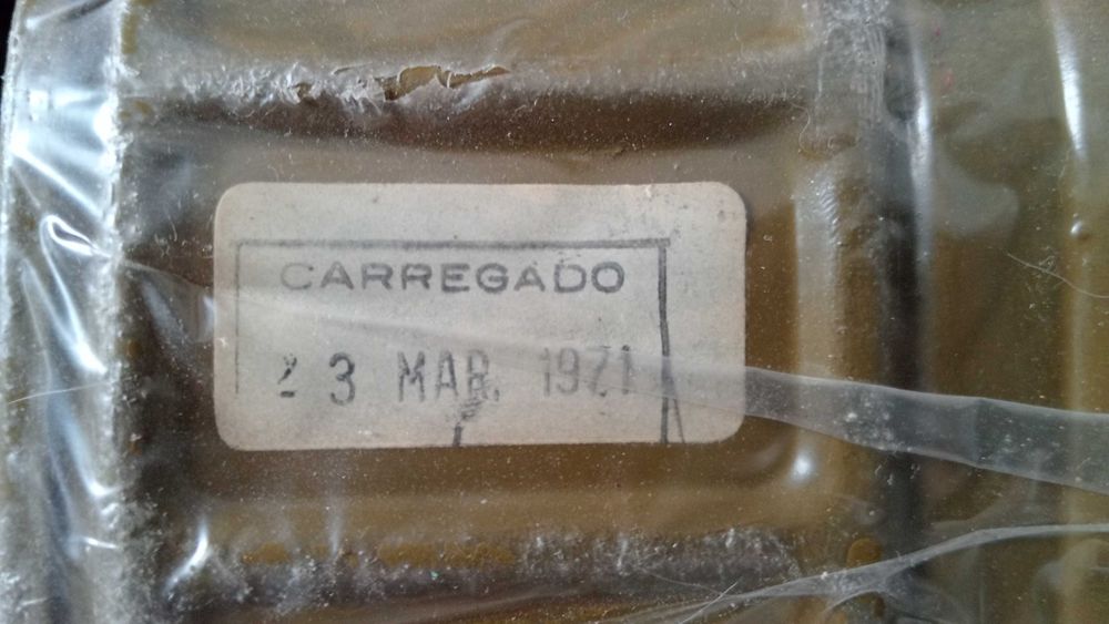 Máscara de Gás Portuguesa + Bolsa Britânica WWII 1942 Conjunto Militar - Completo!