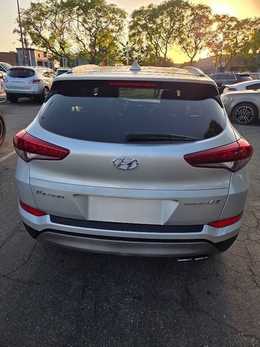 Hyundai Tucson      2016