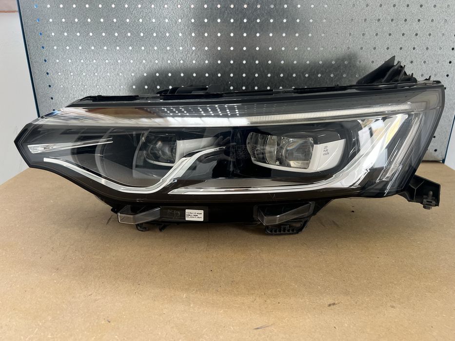 Farol esquerro e direito RENAULT TALISMAN