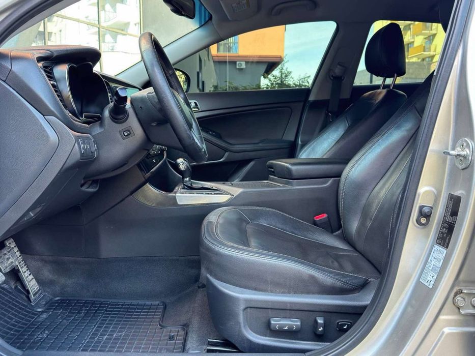 Автомобіль KIA Optima