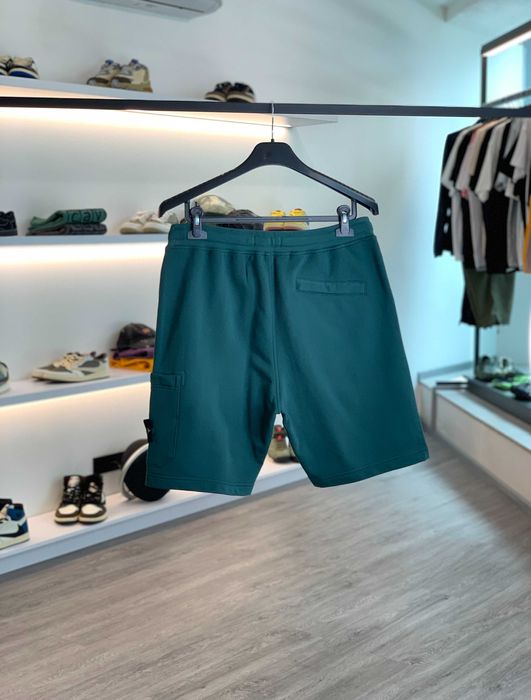Шорти STONE ISLAND 64651 Garment-Dyed Cotton Shorts Dark Green SI0167-