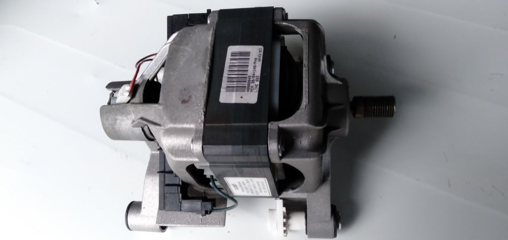 Silnik pralki Indesit model WT82EX