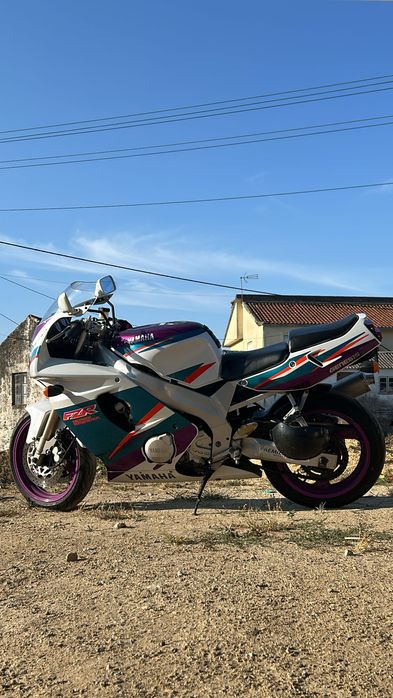 YAMAHA FZR 600 (troco)