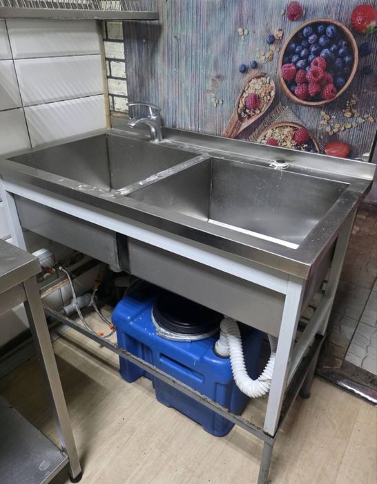 Столы из нержавейки , зонт, мойка, полочка