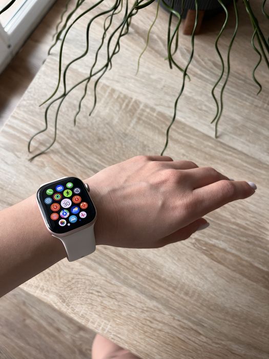 Apple Watch Series 10 (42 мм, Aluminum, GPS)