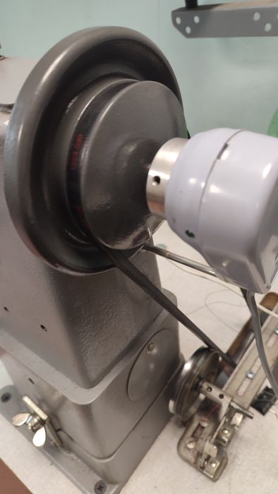 Рукавна швейна машинка durkopp adler