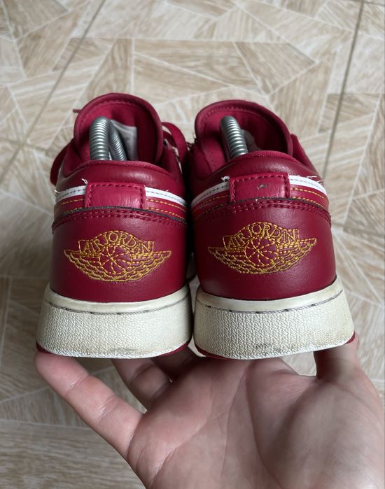Кроссовки The Air Jordan 1 Low  Cardinal Red Gold
