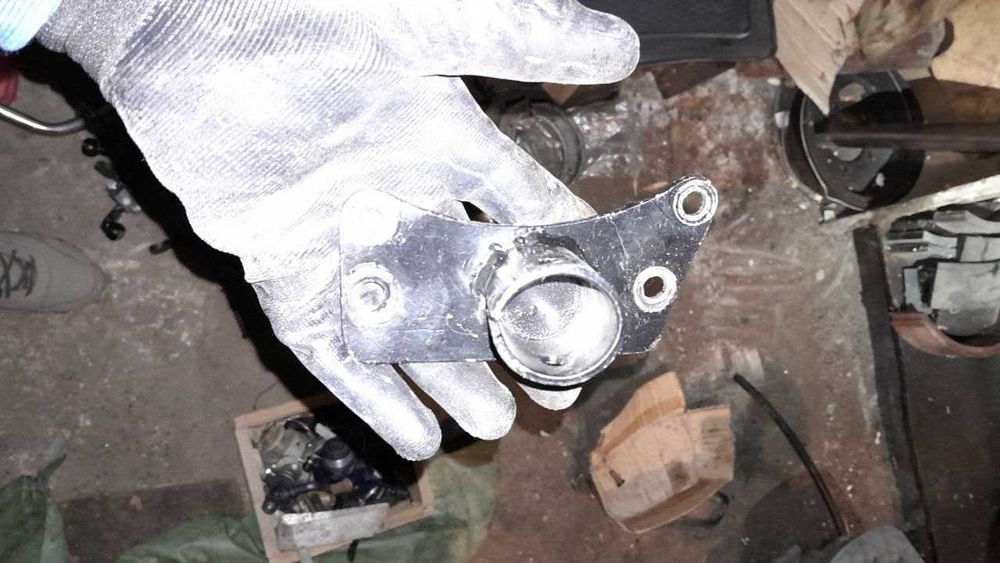 Продам крепление к коляске