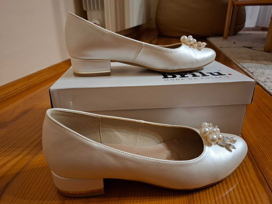 Ślubne perłowe balerinki Brilu-ivory