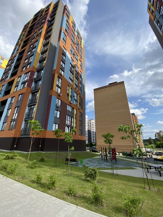 Продам 2 кімнатну квартиру в новобудові( Корбутівка )