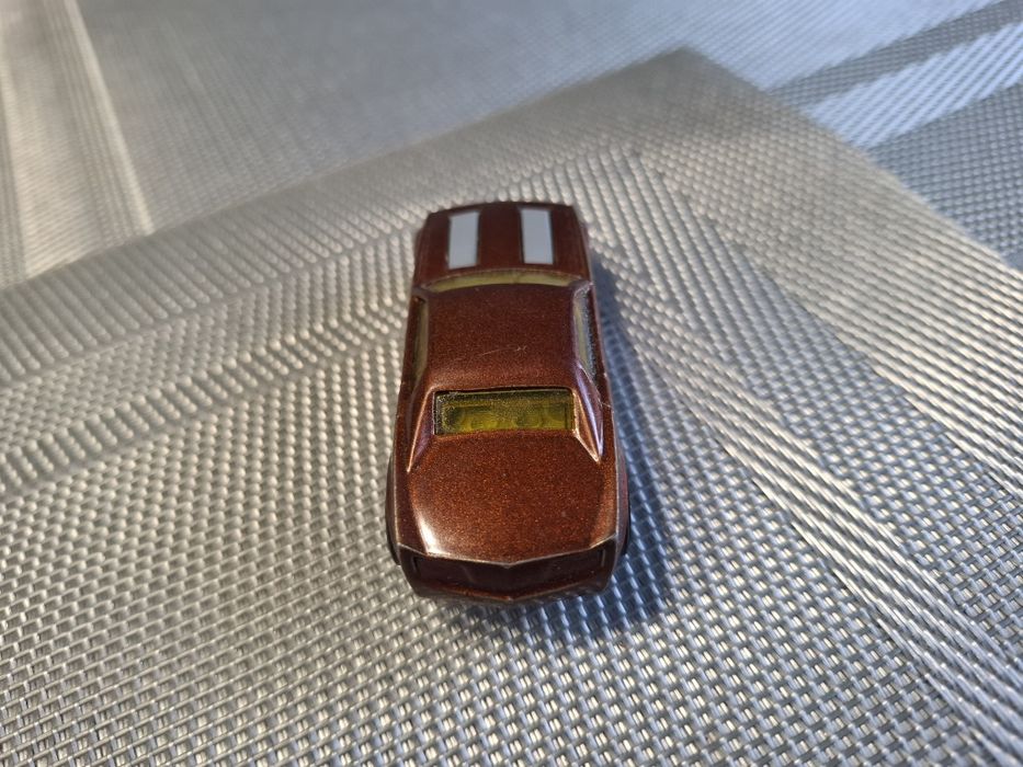 Hot wheels model samochodu skala 1:64