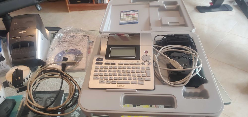 Vendo Conjunto BROTHER P-TOUCH de impressão etiquetas.