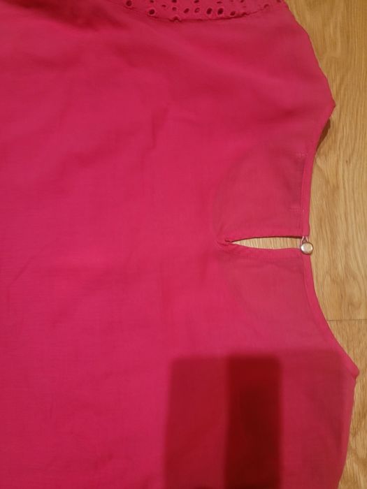 Bluzka z krótkim rękawem.