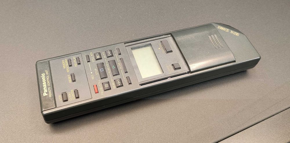 Magnetowid Odtwarzacz VHS Panasonic NV-J33 HQ z pilotem