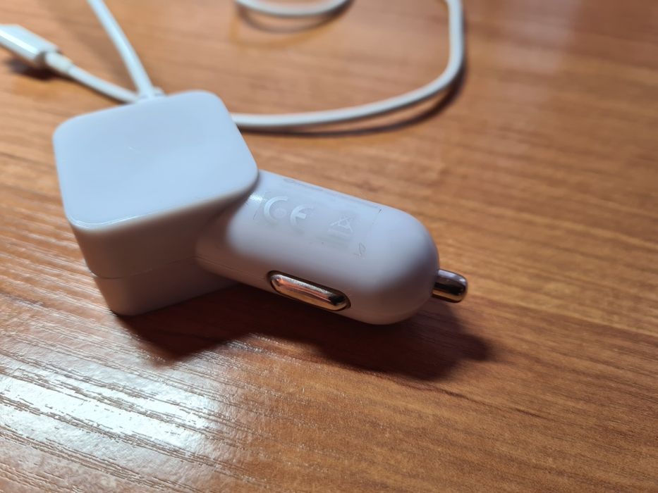 Ładowarka samochodowa iPhone iPad lightning