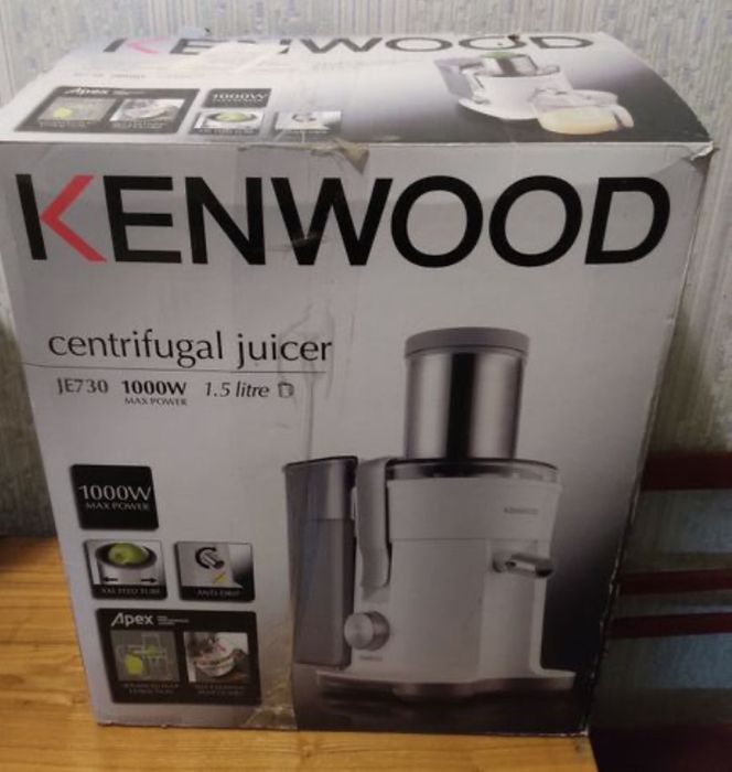 Продам центробіжну соковижималку Kenwood JE790 цена 4650гр.