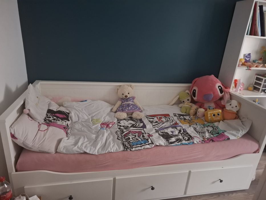 Łóżko Ikea Hermes z 2 materacami w cenie.