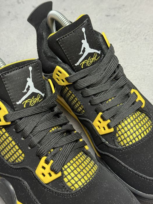 Nike Sneakersy Air Jordan Retro 4 Thunder Czarny