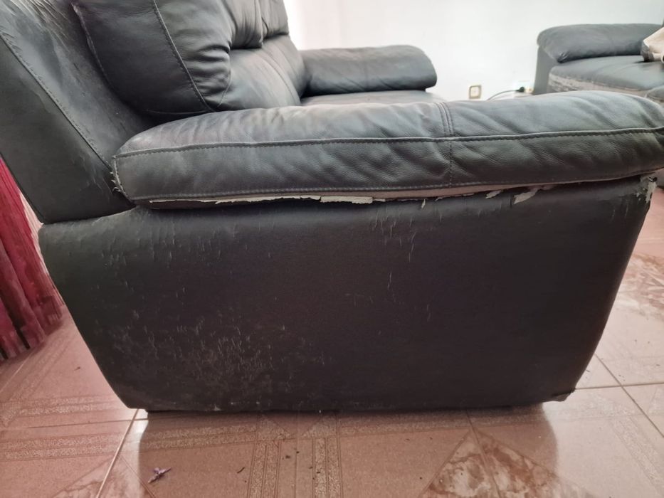 Sofá em pele para restaurar
