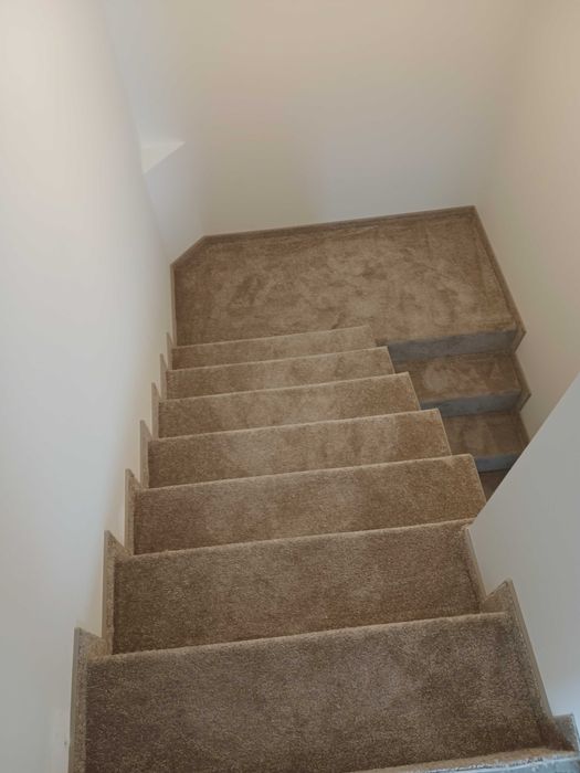 Montaż wykładzin podłogowych