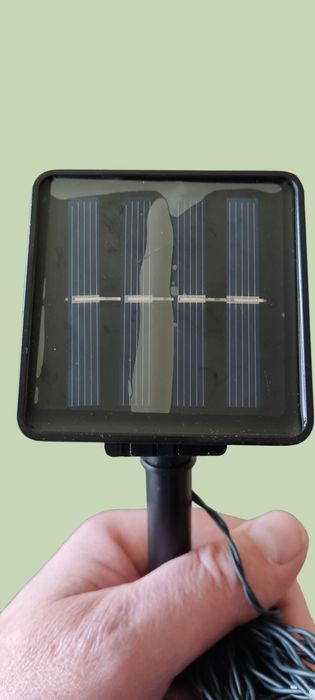 Гірлянда на сонячний батареї.