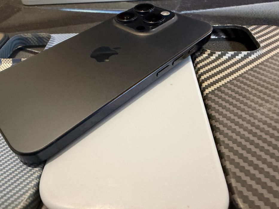 Продам IPhone 15 pro