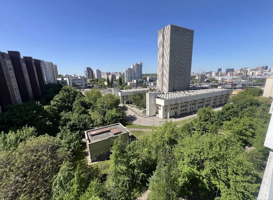 Власник. Продам 3-х кім. з ремонтом. Метро Деміївська 2хв, Держ прогрм