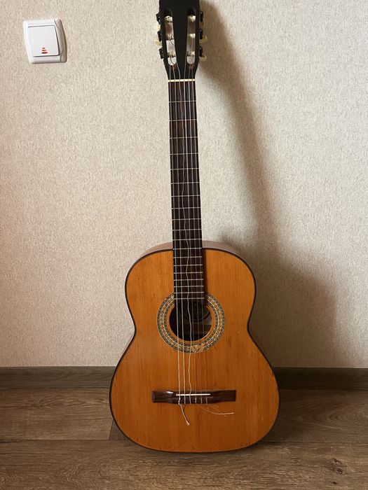 Продам класичну гітару