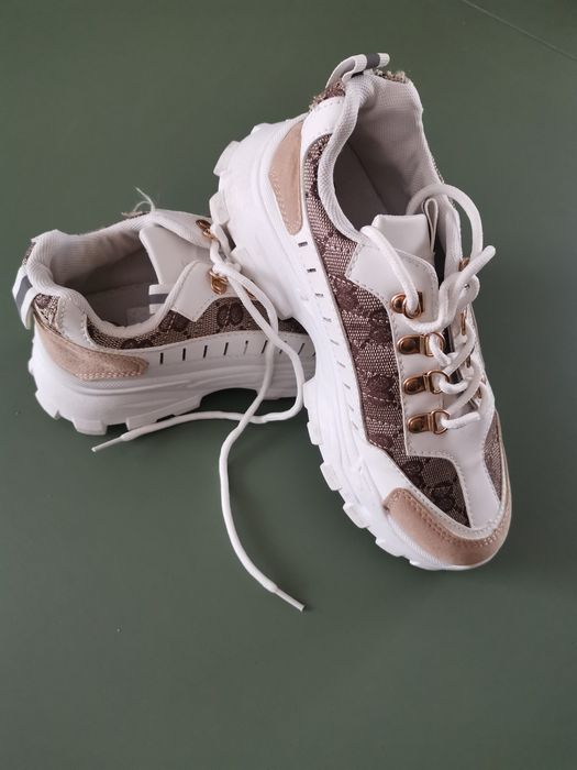 Buty sportowe biało beżowe