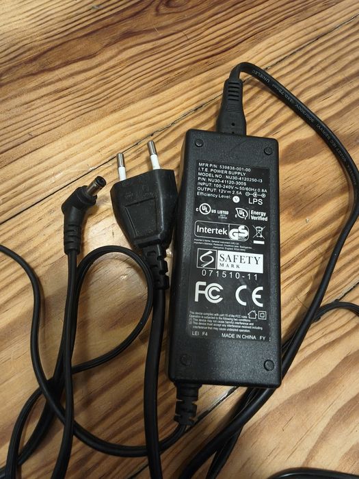 Carregador output 12V , 2.5A
