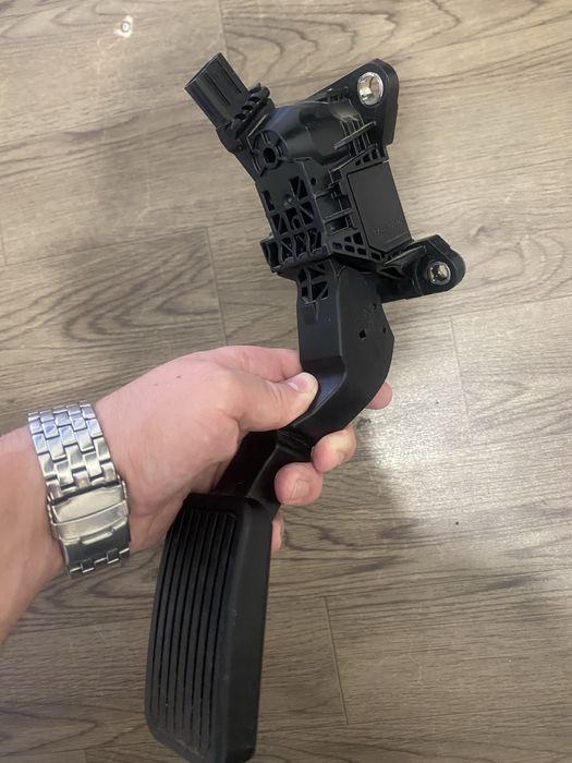 Педаль газу honda accord hybrid